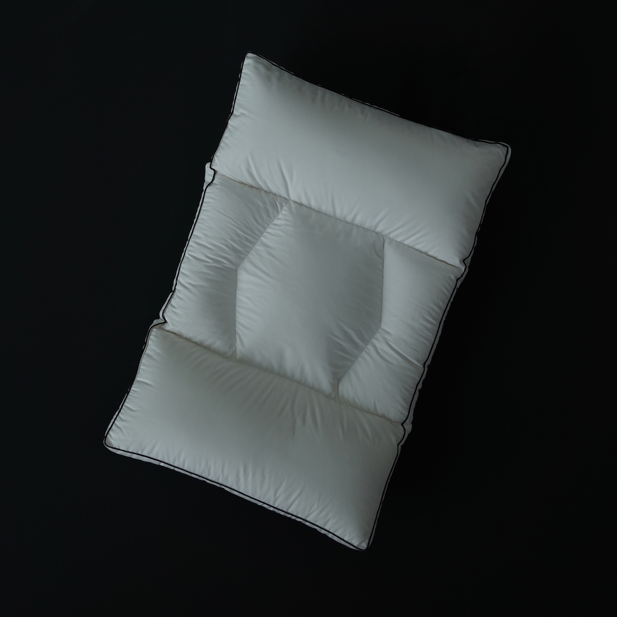 MUSE Design Winners - SIDANDA Neck Support Resilient Square Pillow
