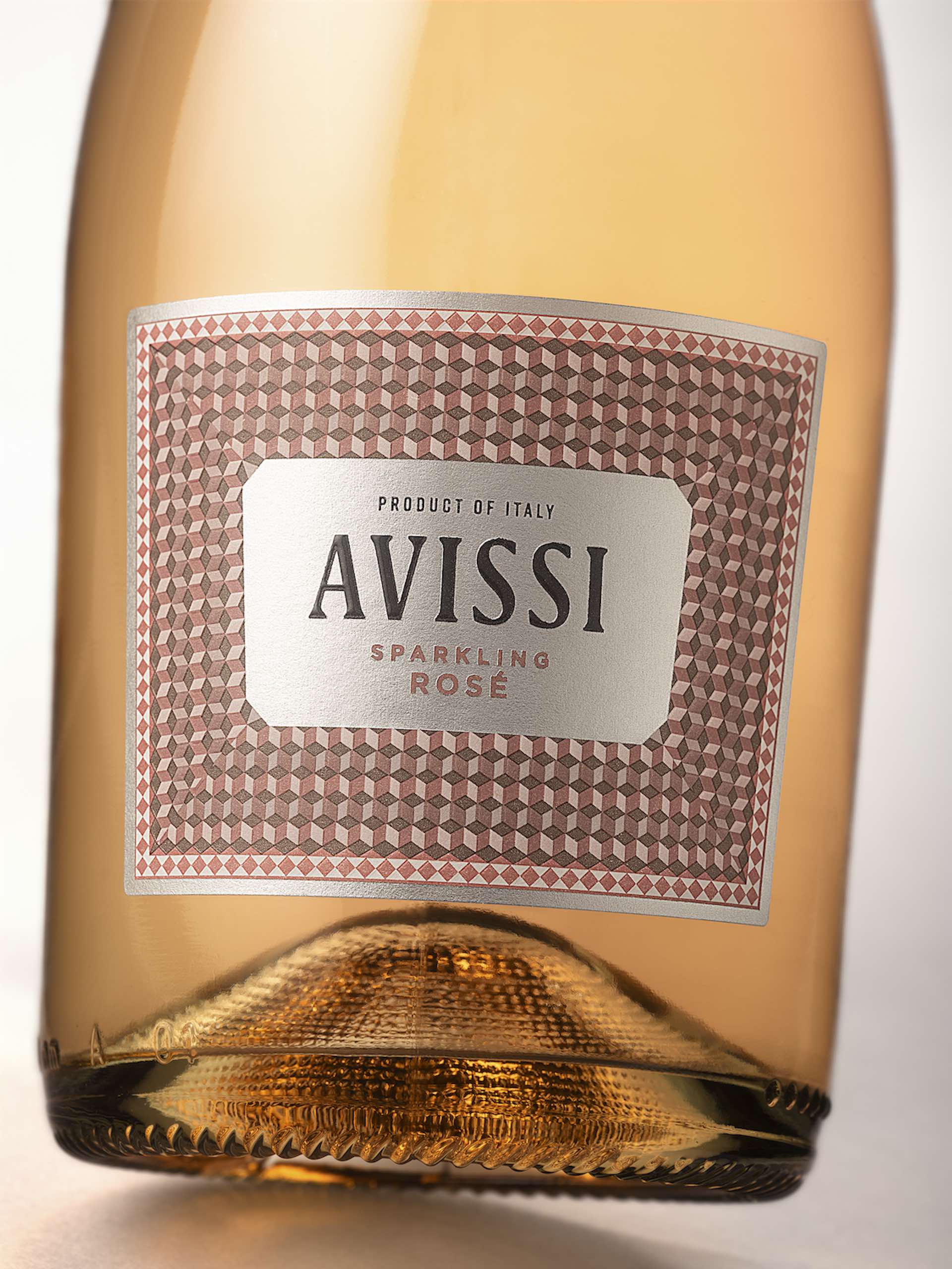 MUSE Design Winners - AVISSI Sparkling Rosé Packaging Design