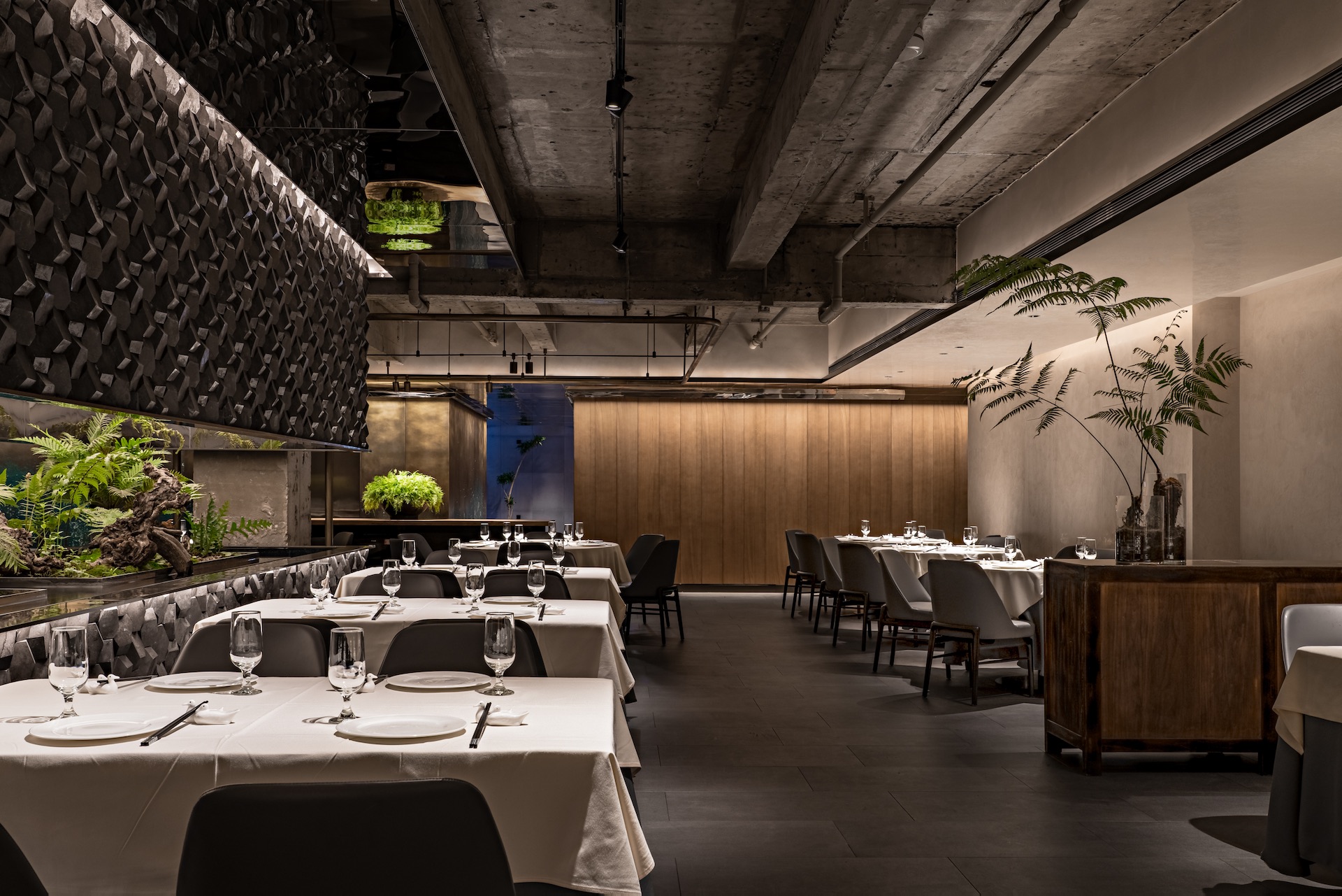 MUSE Design Winners - Siji Minfu Roast Duck Restaurant (Hujialou, Beijing)