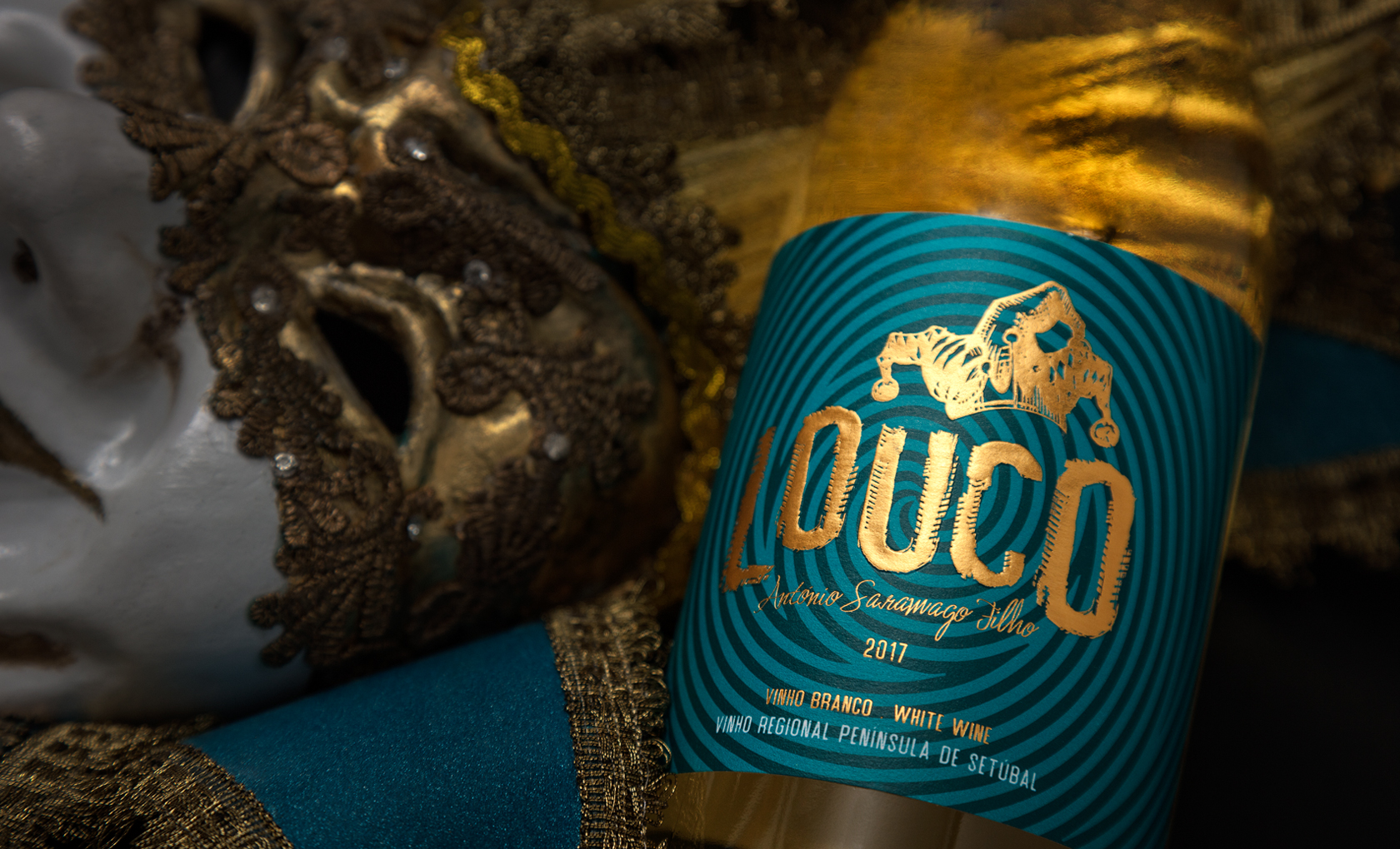 MUSE Design Winners - “Louco” - A crazy design for a wine that breaks patterns